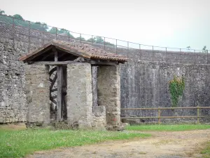 Mauleon Licharre - Bem do castelo de Mauléon