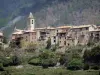 Meailles - Torre sineira da igreja e casas da aldeia