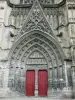 Meaux - Cathédrale Saint-Étienne de style gothique : portail central et son tympan sculpté représentant le Jugement dernier