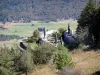 Memoriaal van het Verzet in Vercors - Uitzicht op het Verzetsmonument, op de Col de la Chau, in een groene omgeving, in het hart van het Regionaal Natuurpark van de Vercors