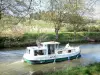 Midi-Kanal - Boot fahrend auf der Wasserstrasse