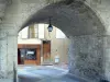 Millau - Porte Saint-Antoine y la fachada de la vieja ciudad