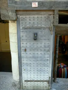 Monflanquim - Bastide medieval: porta de madeira