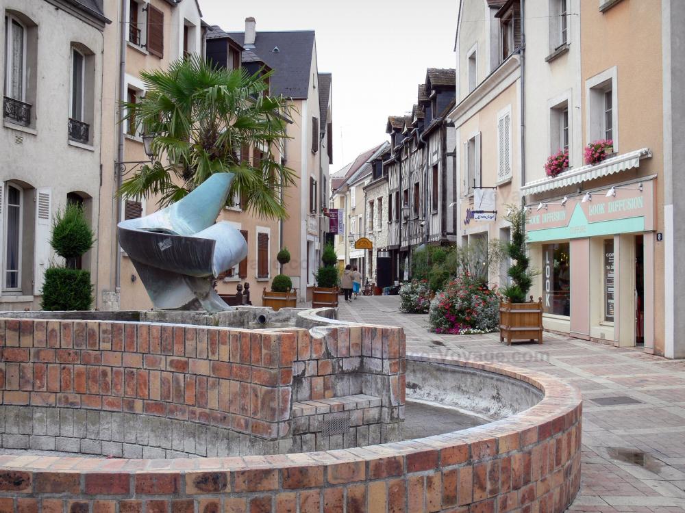 Photos Montargis Tourism & Holiday Guide