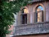 Montauban - Windows en een balkon van een huis