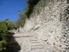 Montbrun les Bains - Calade, pista inclinada pavimentada com pedras