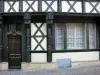 Montluçon - Façade d'une maison à pans de bois de la vieille ville