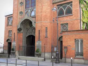 Montmartre - Fassade der Kirche Saint-Jean von Montmartre