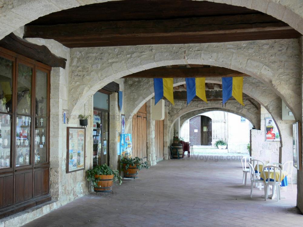 Photos Montréal du Gers 11 images de qualité en haute définition