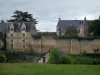 Montrésor - Château et mur d'enceinte (vestige) de la forteresse
