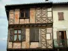 Montricoux - Façade d'une maison à pans de bois