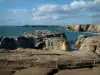 Guia do Morbihan - Península de Quiberon - Costas irregulares, penhascos íngremes e o mar (Oceano Atlântico)