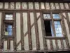 Moret-sur-Loing - La mitad de madera fachada de la casa de azúcar de cebada