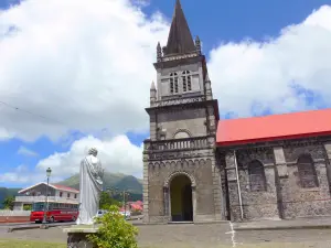 Le Morne-Rouge - Notre-Dame-de-la-Délivrande en de klokkentoren