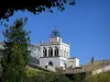 Morrer - Vista da torre do sino da catedral de Notre-Dame, encimada por um campanário de ferro forjado