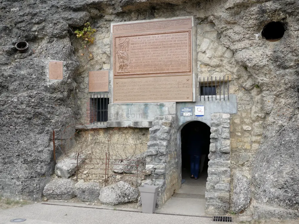 Guia da Mosa - Forte de Douaumont - Entrada do forte