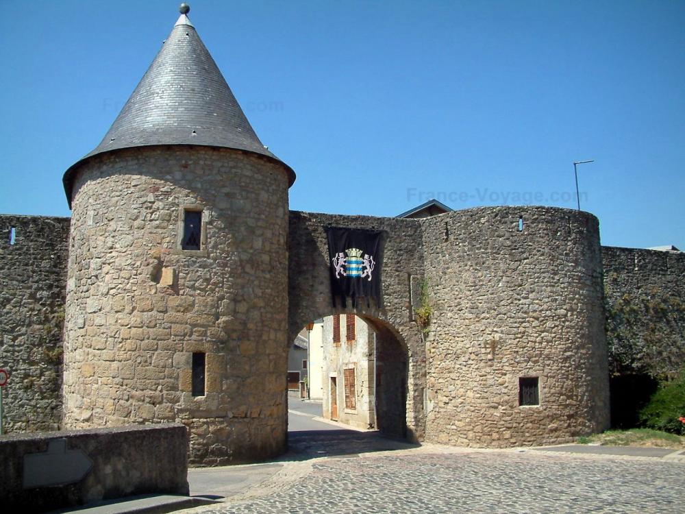 Guide de la Moselle - Rodemack - Porte de Sierck, tours et remparts de la cité médiévale