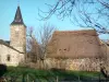 Moudeyres - Clocher de l'église et chaumière en pierre