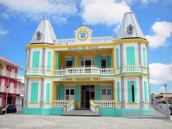 Le Moule - Town hall of Le Moule on the island of Grande-Terre