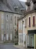 Moulins-Engilbert - Fachadas de casas na cidade velha