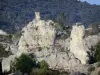 Mourèze rock formations - Dolomite rock formations: cliffs and shrubs