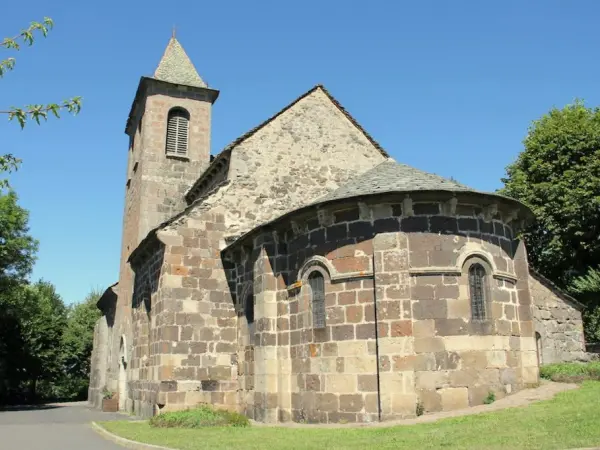 Moussages Church - Tourism, holidays & weekends guide in the Cantal