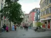 Mulhouse - Voetgangers-en winkelstraat vol met winkels