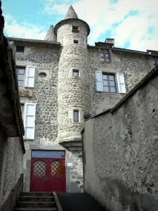 Murat - Entrance to the Maison de la Faune