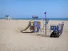 Narbonne-Plage - Speeltuin voor kinderen op het zand strand met uitzicht op de Middellandse Zee