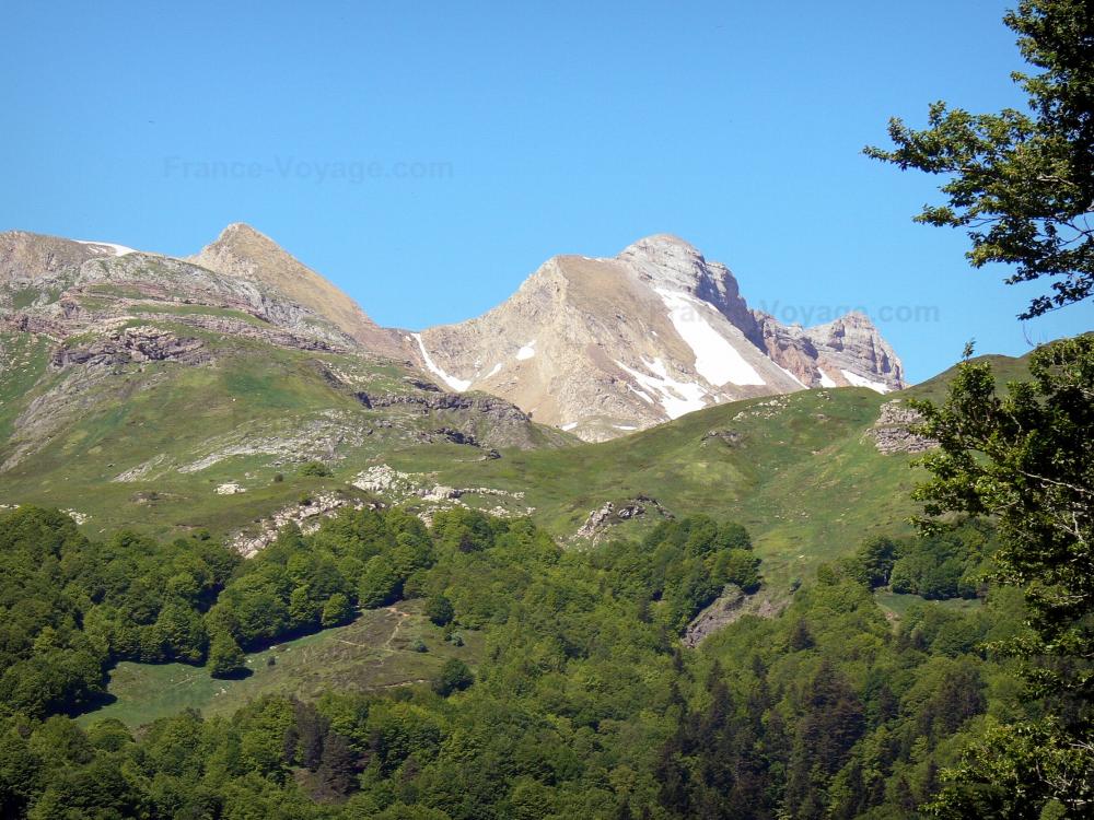 Nationalpark der Pyrenäen - Bergige Landschaft der Pyrenäen-Gebirgskette