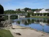 Nemours - Rives du Loing et pont enjambant la rivière