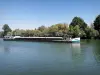 Neuilly-sur-Marne - Péniche naviguant sur la rivière Marne