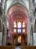 Nevers - Intérieur de la cathédrale Saint-Cyr-et-Sainte-Julitte : nef et choeur gothiques