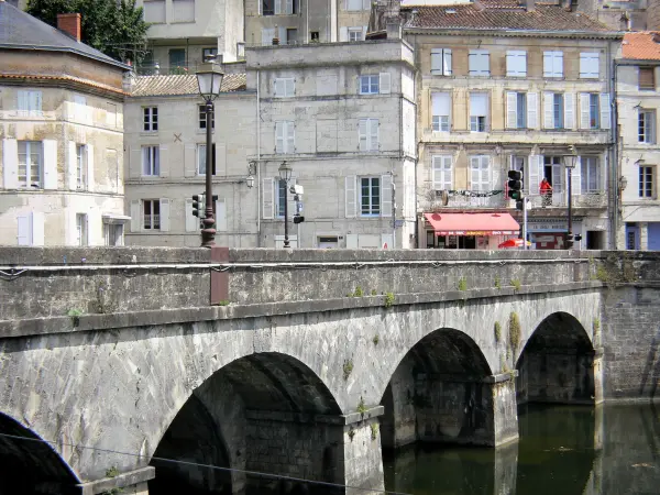 Niort - Guida turismo, vacanze e weekend nelle Deux-Sèvres