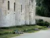 Niort - Panchine ai piedi della torre