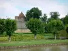 Nivernais canal - Nivernais canal, garden and tower of the Chatillon-en-Bazois castle
