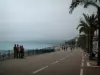 Niza - Nice: La Promenade des Anglais con sus playas y el mar