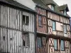 Nogent-le-Roi - Fassaden von Fachwerkhäusern