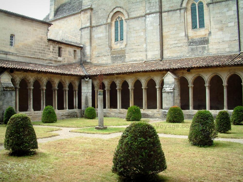 Guide de Nouvelle-Aquitaine - Saint-Émilion - Cloître de l'église collégiale