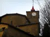 Oingtの - PierresDorées（Pays Beaujolais）の国にある中世の村の教会の鐘楼は、