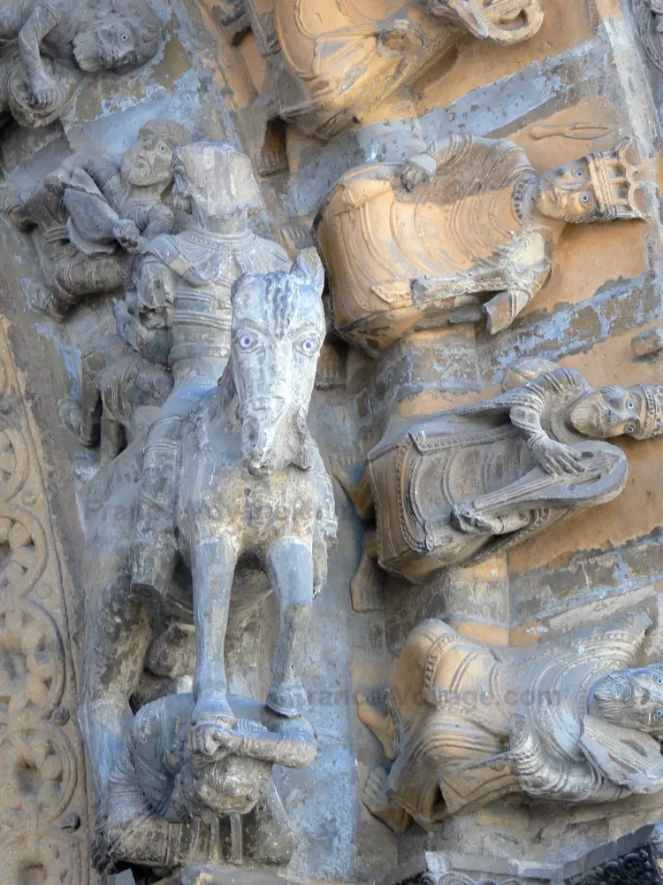 Oloron-Sainte-Marie - Detail van de romaanse portaal van St. Mary's Cathedral