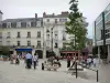 Orléans - Immeubles et commerces de la place du Châtelet