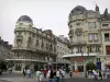 Orléans - Immeubles et boutiques de la place du Martroi