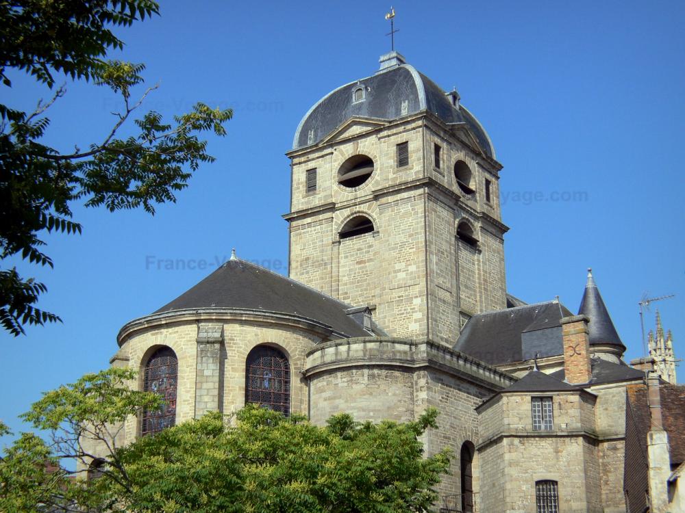 Guide de l'Orne - Alençon - Tour de l'église Notre-Dame