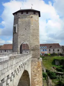 Orthez - Torre fortificada del Puente Viejo