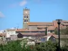 Paisagens de Aude - Campanário da igreja e casas de Conques-sur-Orbiel