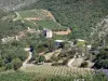 Paisagens do Drôme - Parque Natural Regional de Baronnies Provençales: vista de La Bâtie-Verdun em um cenário verde