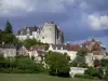 Palluau-sur-Indre - Castelo feudal dominando as casas da aldeia; no vale do Indre