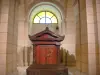 Panthéon - Tombeau de Jean-Jacques Rousseau dans la crypte