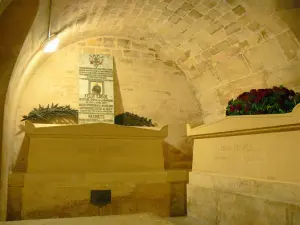 Pantheon - Cripta: Tombe di Felix Eboue e Jean Jaurès